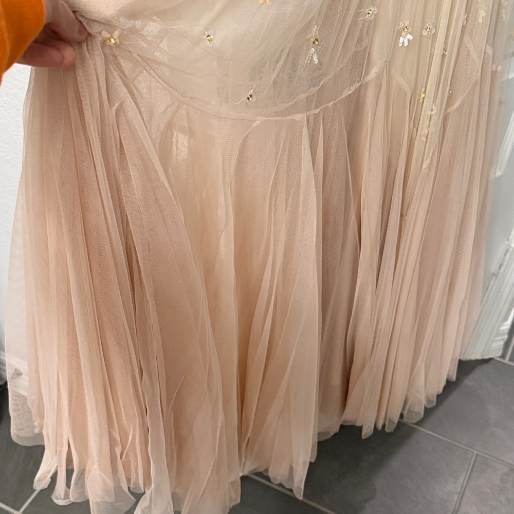 Needle and Thread BHLDN Cate Wedding Dress - Picture 8 of 11